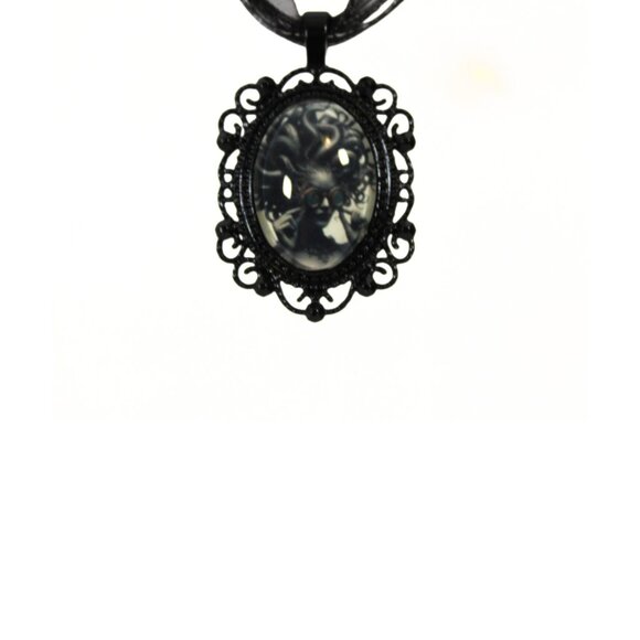 Gothic Victorian Medusa "Gaze Unbroken" Cameo Necklace - Picture 6 of 7